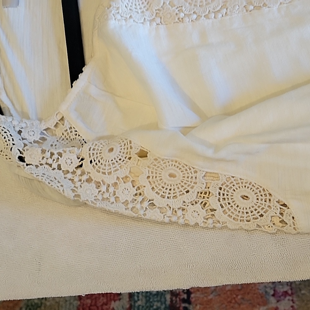 Lucky Brand cream top - Picture 3 of 4
